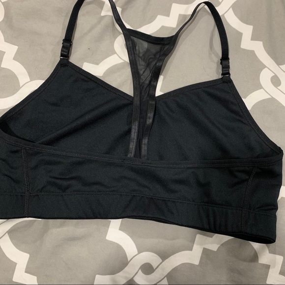 Black athletics essentials sports bra - Picture 2 of 3
